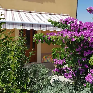 apartman-mi.primorje-gorskikotar.com/