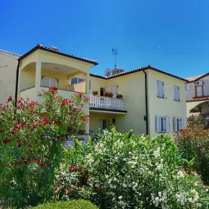 apartments-krebel.in-istria.net/