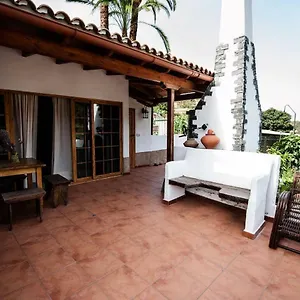 casas-medina.in-canary-islands.com/
